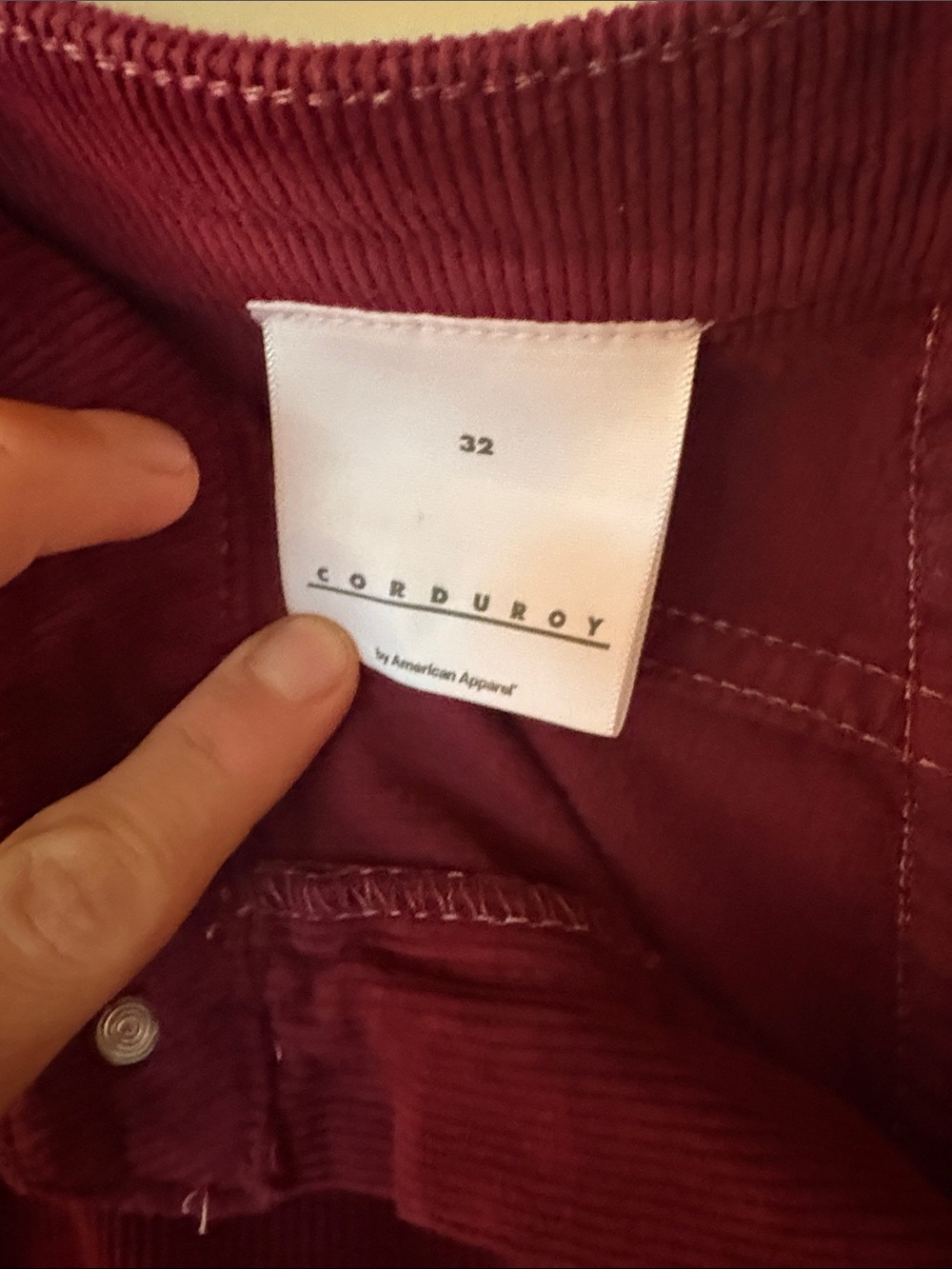 American Apparel Burgundy Corduroy Shorts. Size 32. In fair condition. Vintage - Picture 3 of 10